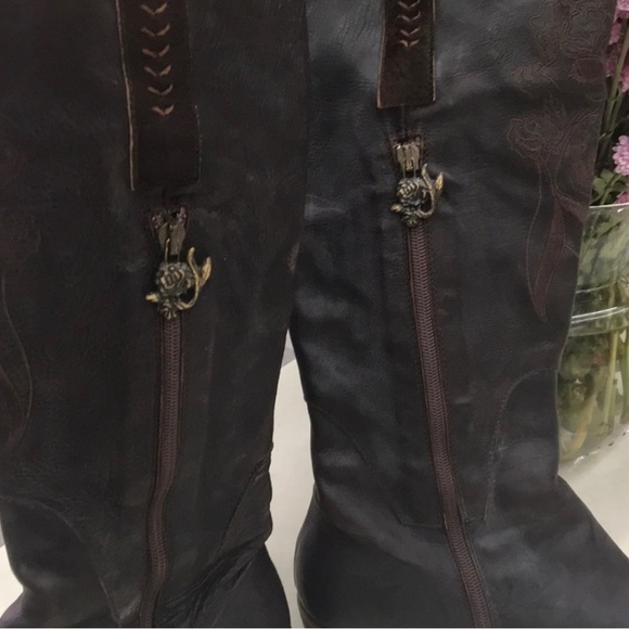 Siren by Mark Nason genuine Leather with Fur stripe down the side Boots - Picture 6 of 11